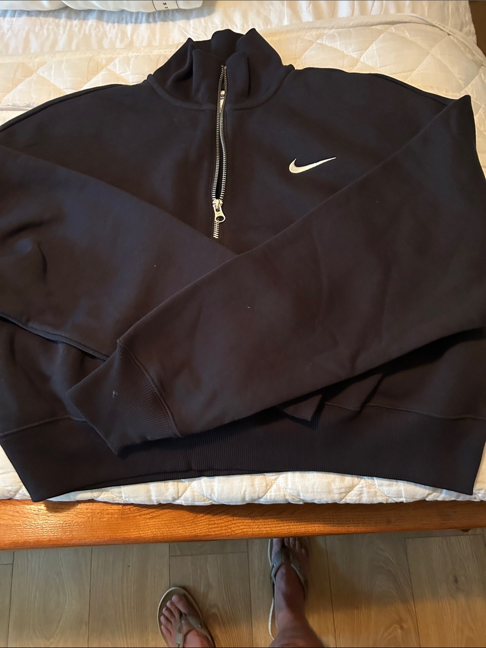 Nike women’s  Black Quarter-Zip Sweatshirt with White Swoosh Sz M